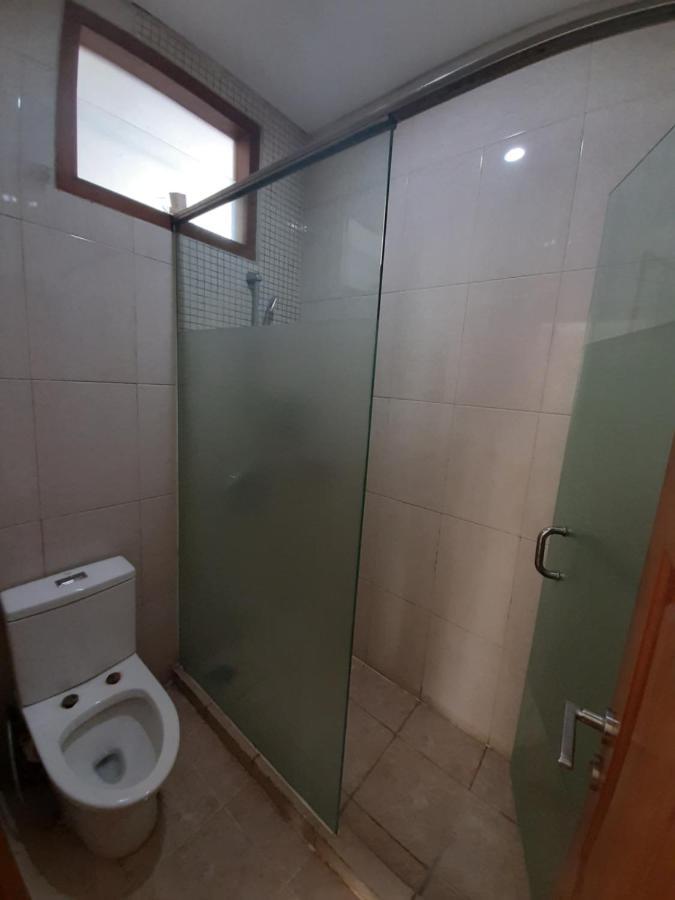 Alloro Guesthouse Pacitan Bagian luar foto